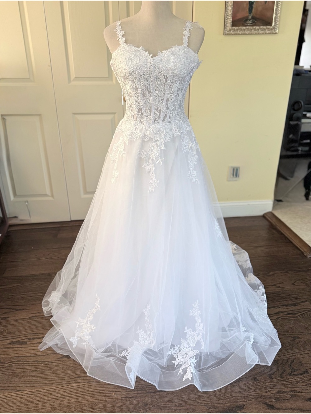 Romantic White Lace A-Line Wedding Dress with Tulle Skirt
